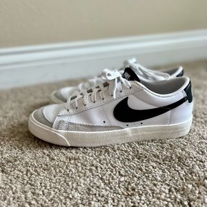 Nike Low Blazer 77